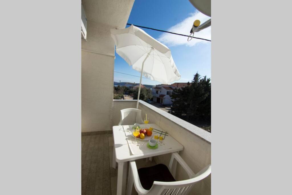 Sea View Room With Kitchen, Balcony&Air Condition Barbat na Rabu Bagian luar foto
